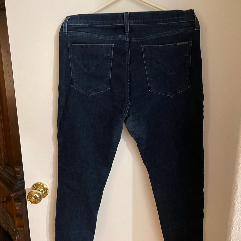 Hudson Mid-Rise ankle length jeans!